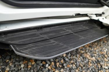 【新型ノア・ヴォクシー】ユニバーサルステップが壊れた？耐久性を考えてみる
