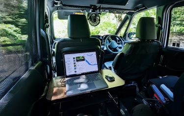 車でテレワークするのに必要なものは？オススメのテーブルや装備を紹介！